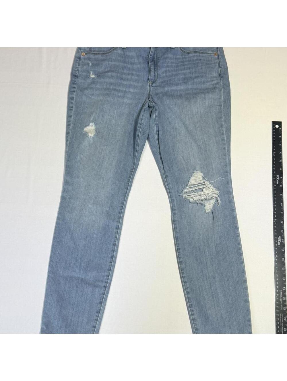 Universal Thread Distressed Mid-Rise Skinny Jeans - Size 14 / 32R